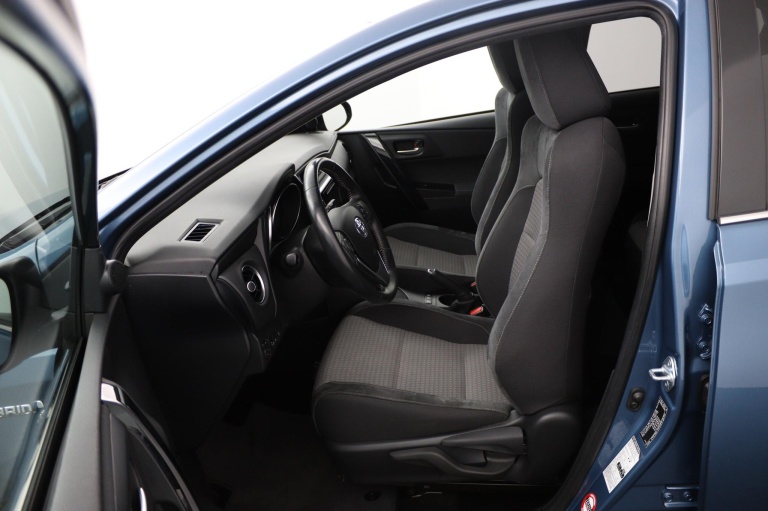 Toyota Auris - 1.8 Hybrid Dynamic 17