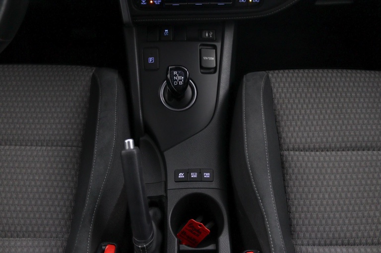 Toyota Auris - 1.8 Hybrid Dynamic 27