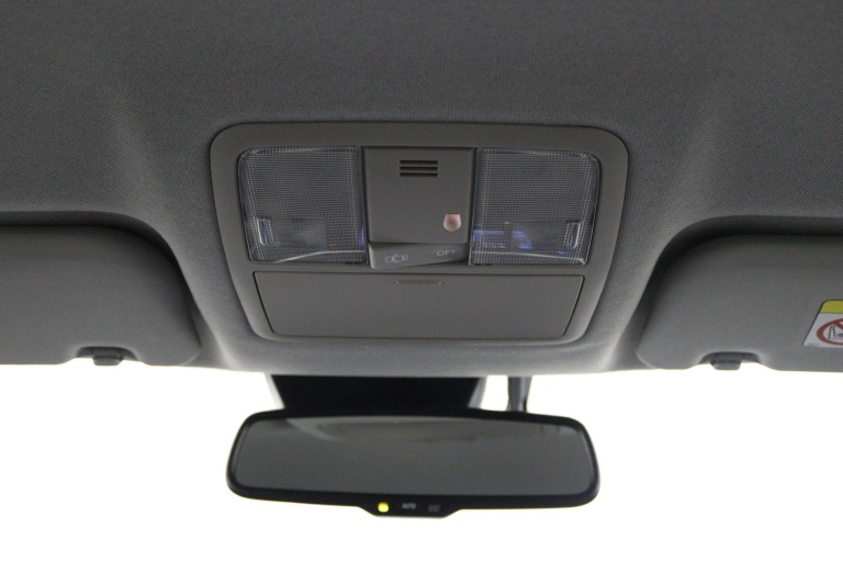 Toyota Auris - 1.8 Hybrid Dynamic 32