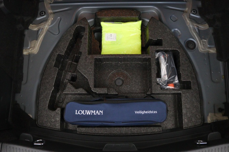 Toyota Auris - 1.8 Hybrid Dynamic 33