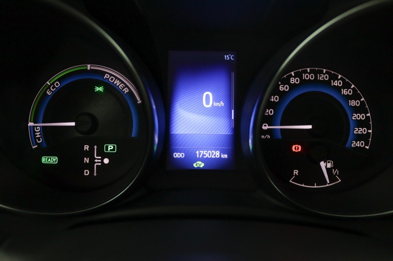 Toyota Auris - 1.8 Hybrid Dynamic 6
