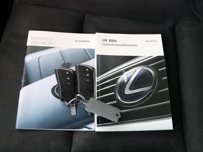 Lexus UX - 300e Business 54 kWh