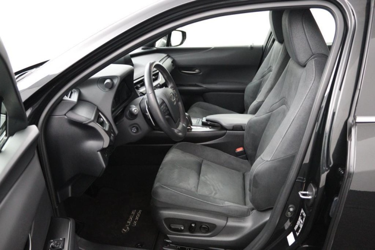 Lexus UX - 300e Business 54 kWh 16