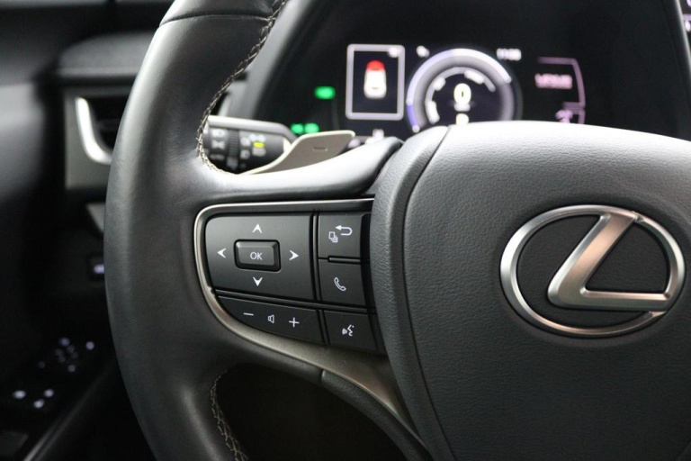 Lexus UX - 300e Business 54 kWh 18