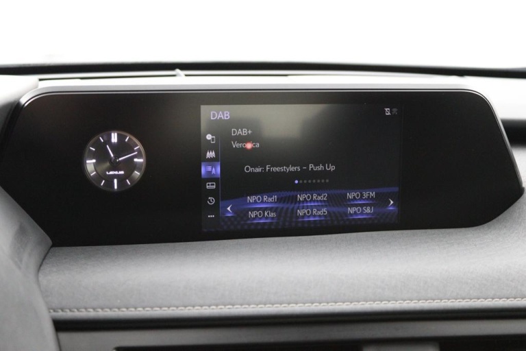 Lexus UX - 300e Business 54 kWh 43