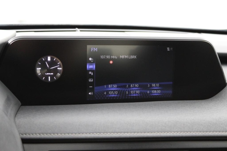 Lexus UX - 300e Business 54 kWh 44