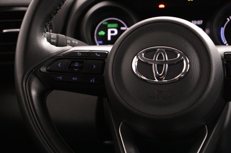 Toyota Yaris - 1.5 Hybrid Executive Limited 19