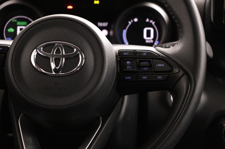 Toyota Yaris - 1.5 Hybrid Executive Limited 21