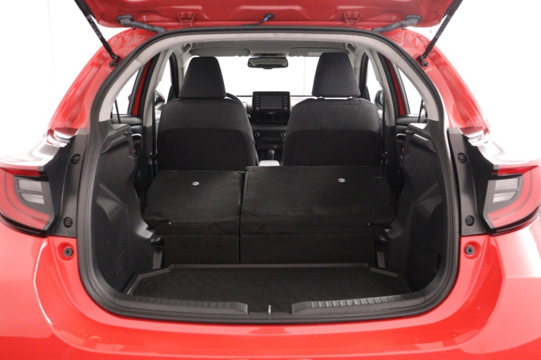 Toyota Yaris - 1.5 Hybrid Executive Limited 26