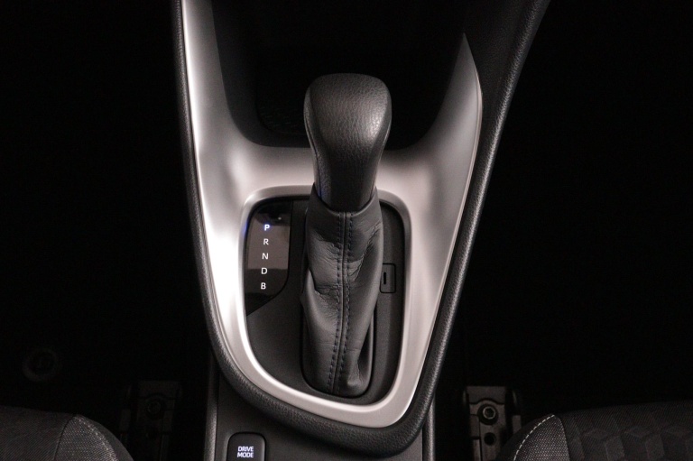Toyota Yaris - 1.5 Hybrid Executive Limited 27