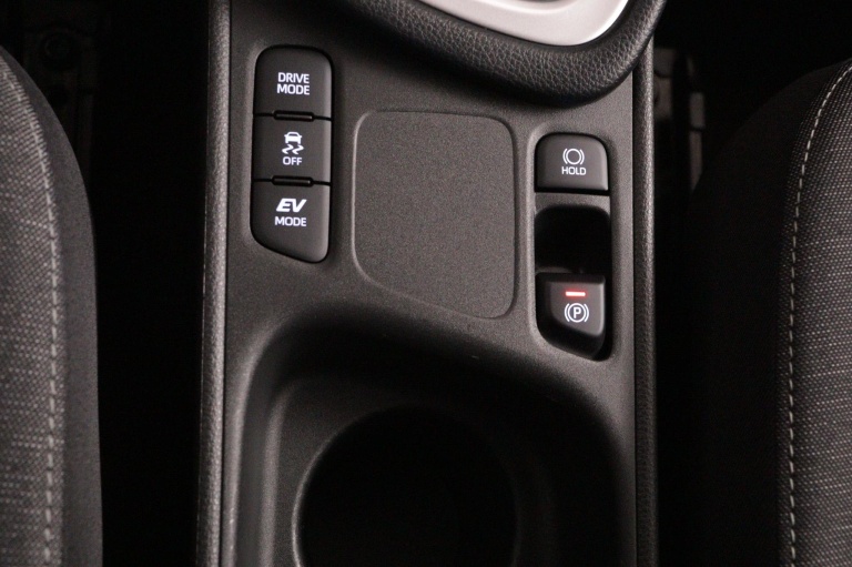 Toyota Yaris - 1.5 Hybrid Executive Limited 38