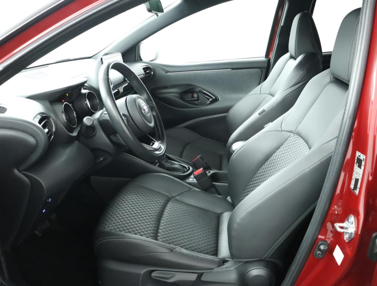 Toyota Yaris - 1.5 Hybrid Executive 17