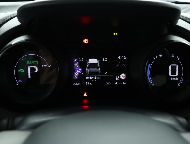 Toyota Yaris - 1.5 Hybrid Executive 46