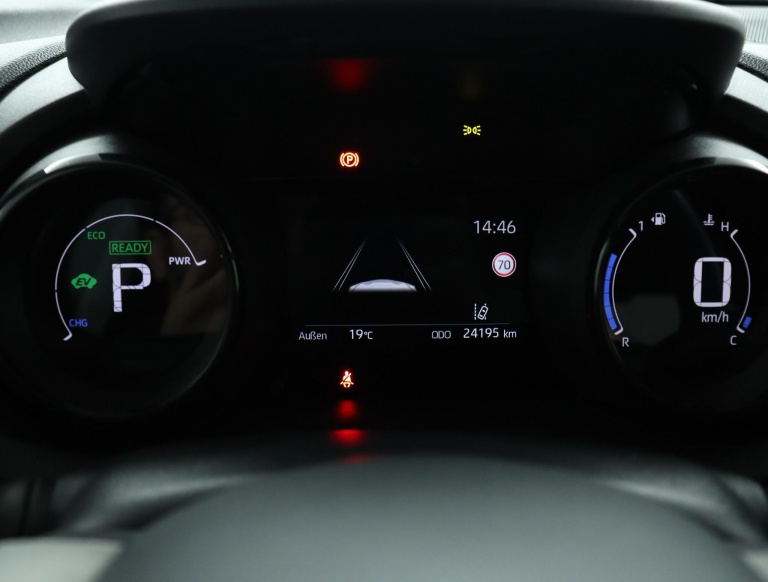 Toyota Yaris - 1.5 Hybrid Executive 6