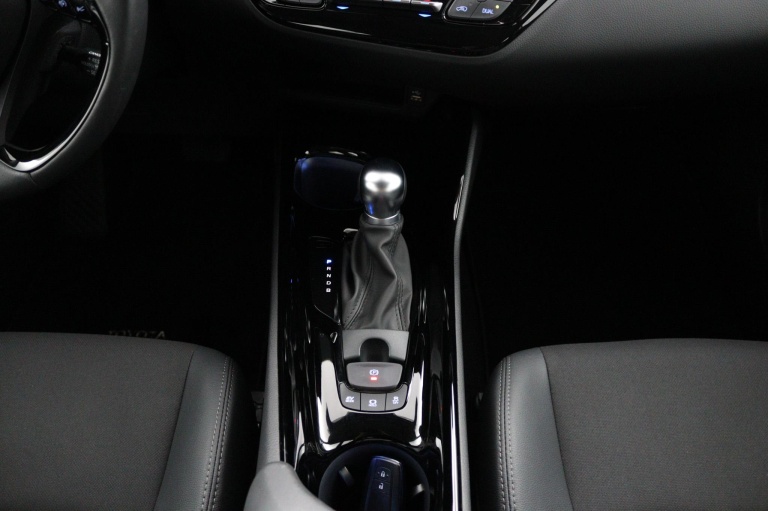 Toyota C-HR - 1.8 Hybrid Dynamic 26