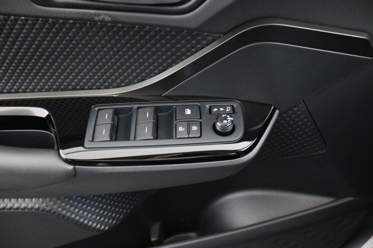 Toyota C-HR - 1.8 Hybrid Dynamic 28