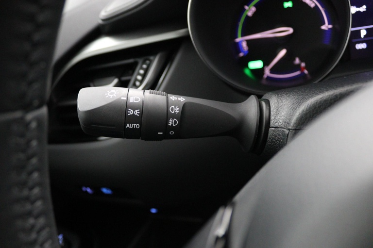 Toyota C-HR - 1.8 Hybrid Dynamic 30