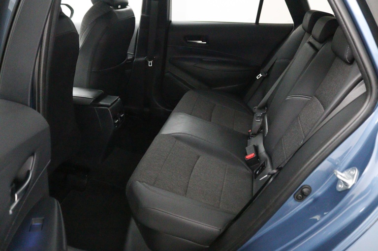 Toyota Corolla Touring Sports - 1.8 Hybrid Dynamic 12