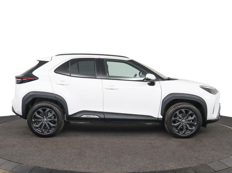 Toyota Yaris Cross - 1.5 Hybrid Explore 13