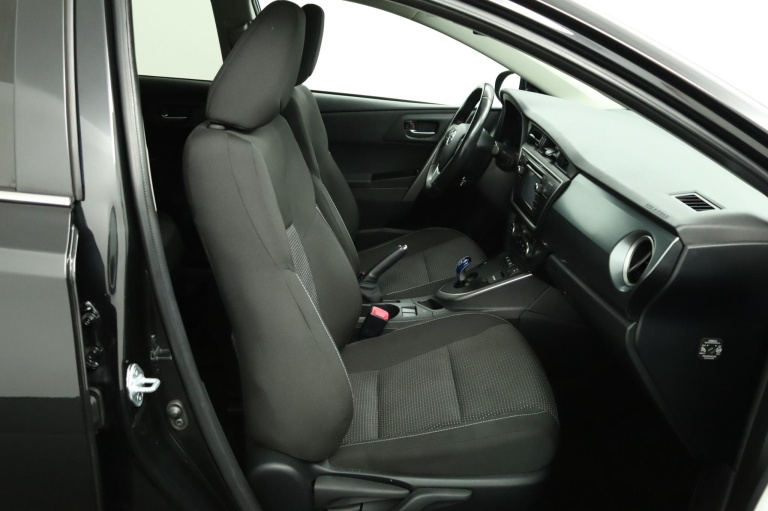 Toyota Auris Touring Sports - 1.8 Hybrid Lease 22