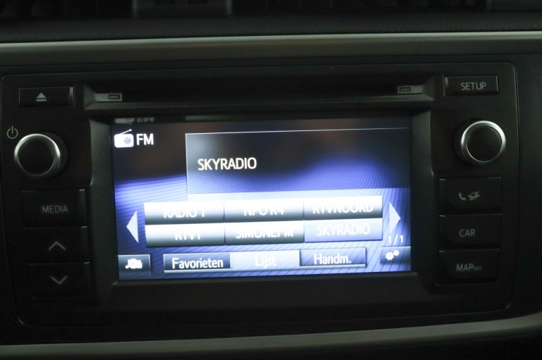 Toyota Auris Touring Sports - 1.8 Hybrid Lease 8