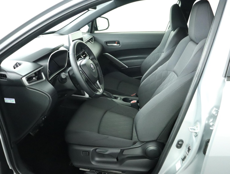 Toyota Corolla Cross - Hybrid 140 Style 17