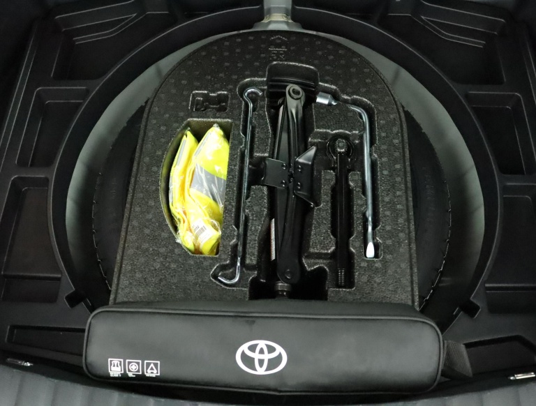 Toyota Corolla Cross - Hybrid 140 Style 34