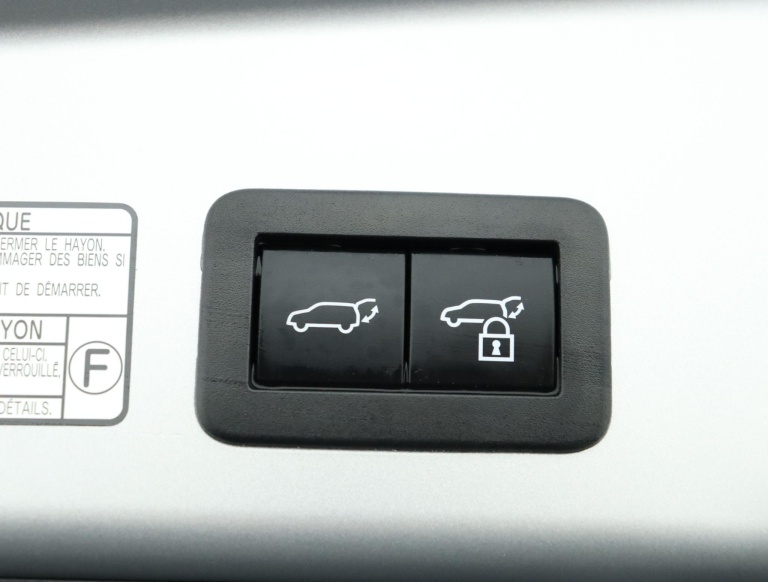 Toyota Corolla Cross - Hybrid 140 Style 43