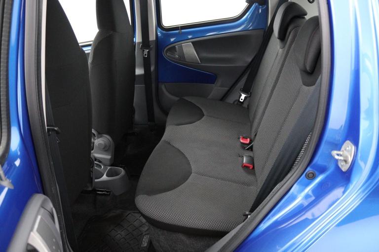 Toyota Aygo - 1.0-12V Comfort Navigator 16