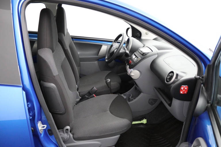 Toyota Aygo - 1.0-12V Comfort Navigator 18