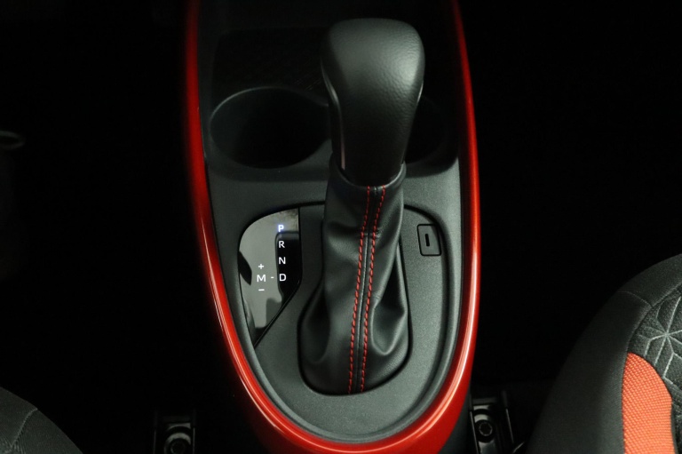 Toyota Aygo X - 1.0 VVT-i S-CVT Pulse 27
