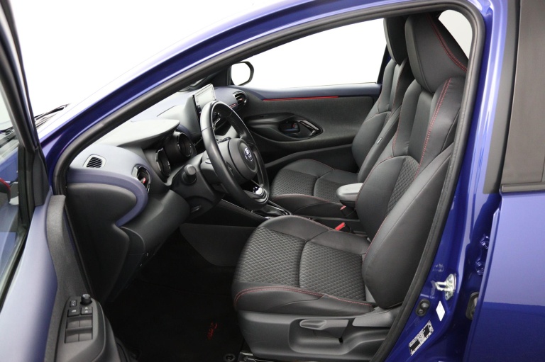 Toyota Yaris - 1.5 Hybrid Executive Sport 17