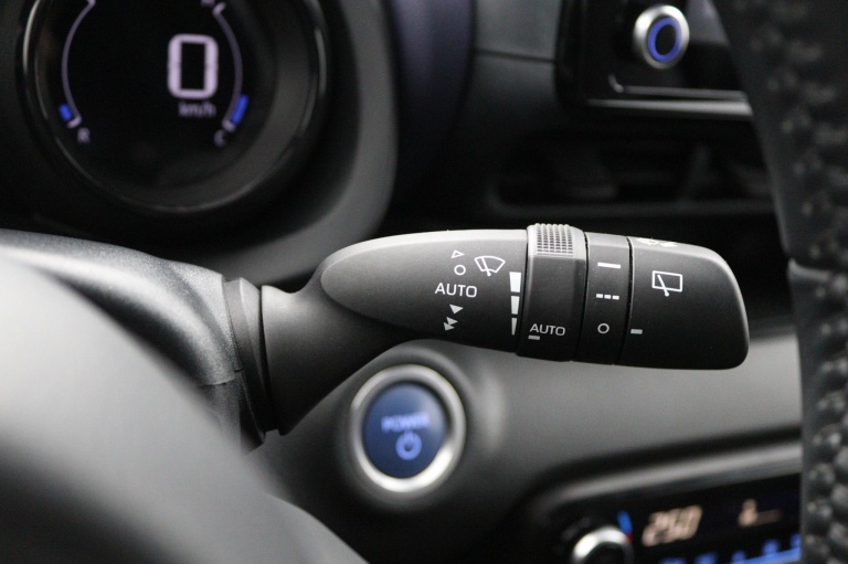 Toyota Yaris - 1.5 Hybrid Executive Sport 31
