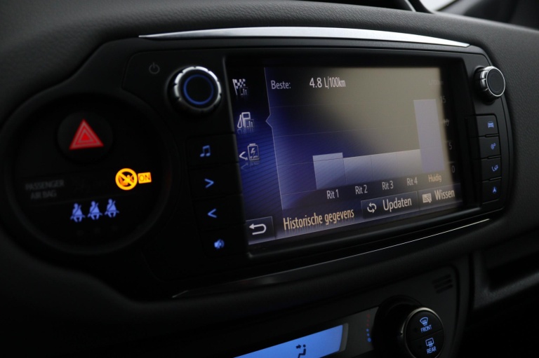 Toyota Yaris - 1.5 Hybrid Dynamic 47