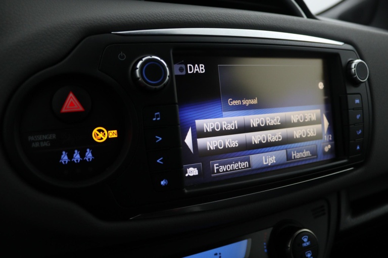 Toyota Yaris - 1.5 Hybrid Dynamic 8