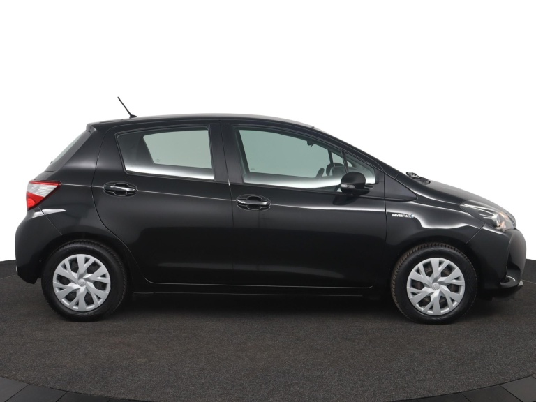 Toyota Yaris - 1.5 Hybrid Dynamic 13