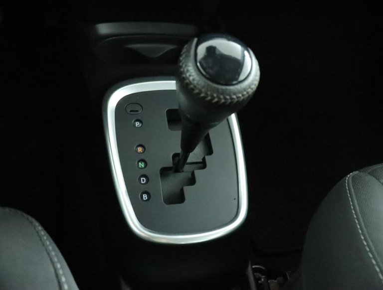 Toyota Yaris - 1.5 Hybrid Dynamic 27