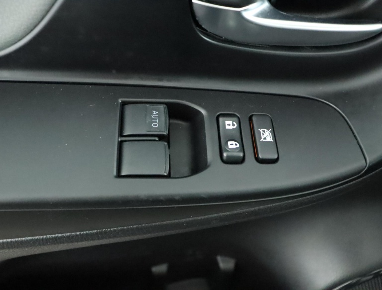 Toyota Yaris - 1.5 Hybrid Dynamic 29