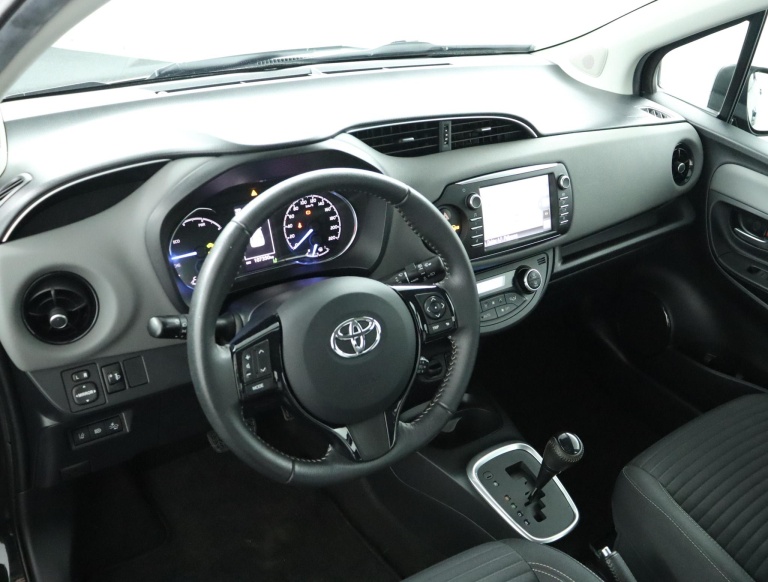 Toyota Yaris - 1.5 Hybrid Dynamic 58