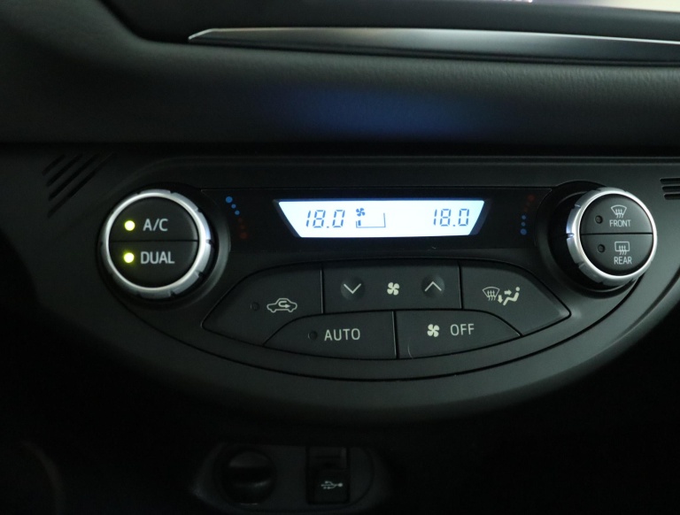 Toyota Yaris - 1.5 Hybrid Dynamic 7