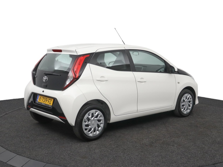 Toyota Aygo - 1.0 VVT-i x-play 2