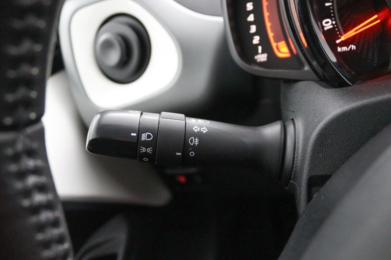 Toyota Aygo - 1.0 VVT-i x-play 29