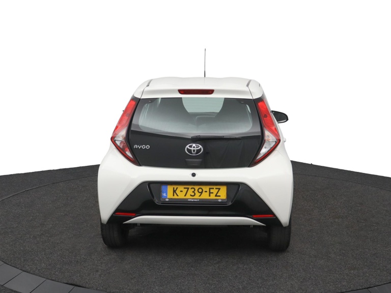 Toyota Aygo - 1.0 VVT-i x-play 45