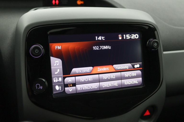 Toyota Aygo - 1.0 VVT-i x-play 8