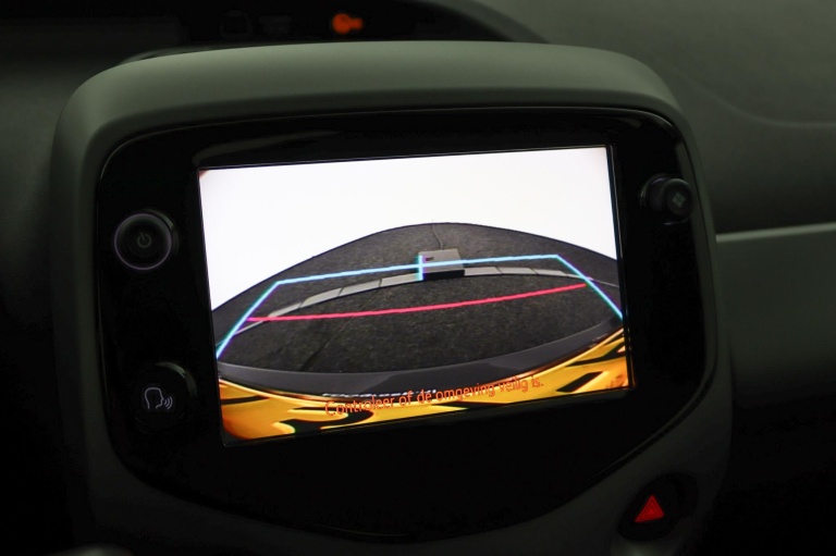 Toyota Aygo - 1.0 VVT-i x-play 9