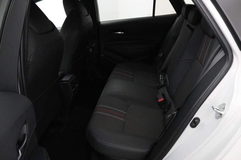 Toyota Corolla Touring Sports - 1.8 Hybrid GR-Sport 18