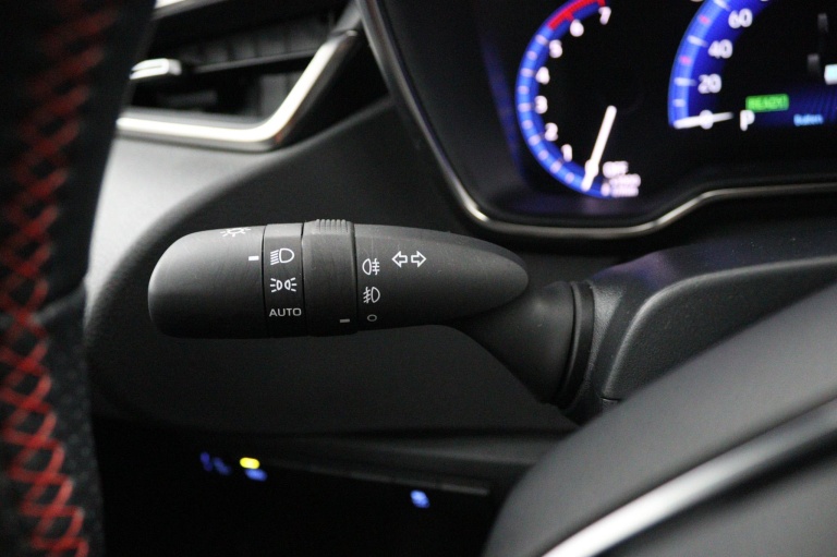 Toyota Corolla Touring Sports - 1.8 Hybrid GR-Sport 31