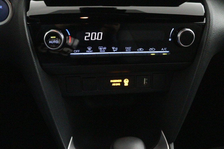 Toyota Yaris Cross - 1.5 Hybrid Dynamic 19