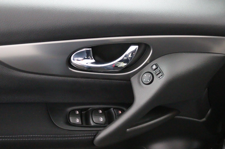 Nissan Qashqai - 1.2 N-Connecta 29