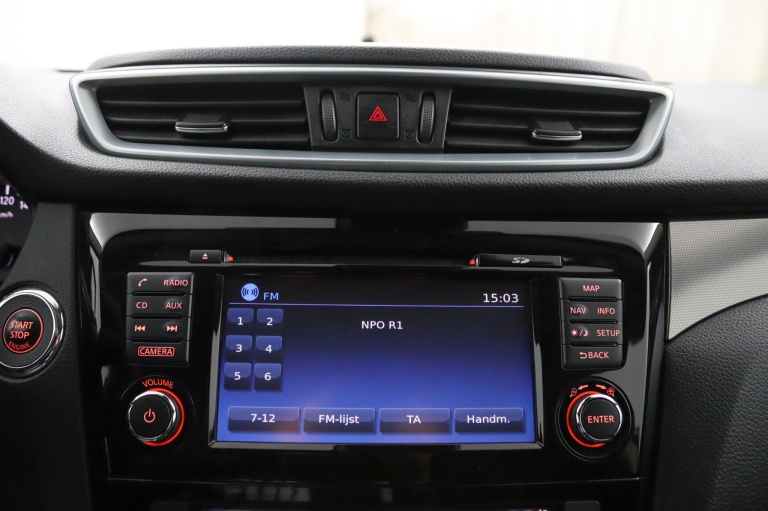 Nissan Qashqai - 1.2 N-Connecta 8